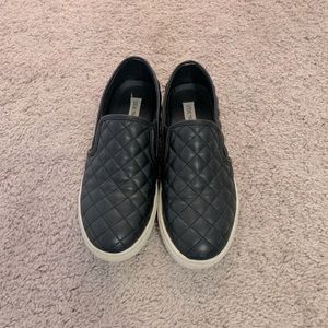 Steve Madden Black Slip-Ons Size 11